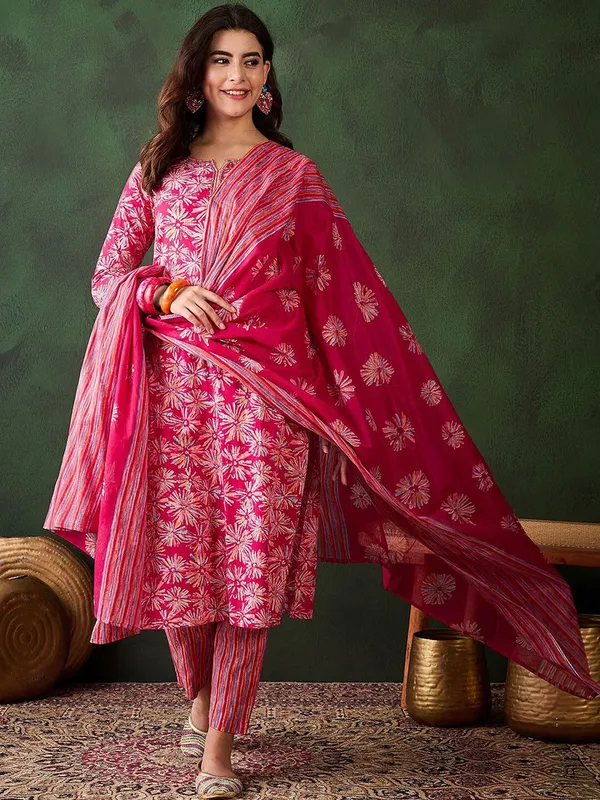Dealshpere_Floral_Print_Kurta,_Trouser/Pant_And_Dupatta_Set