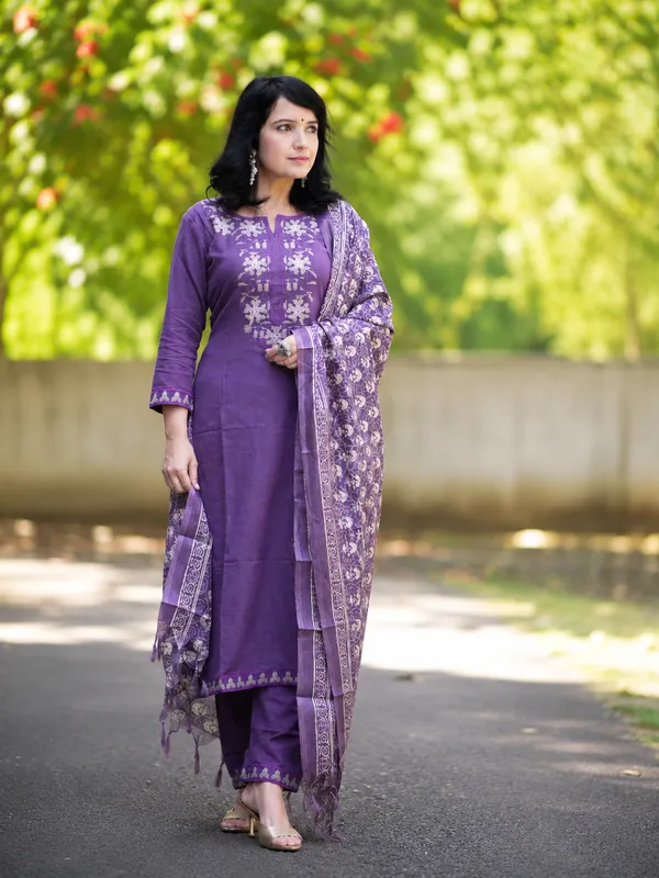 Deal_Shpere_Women_Kurti_Pant_Dupatta_Set