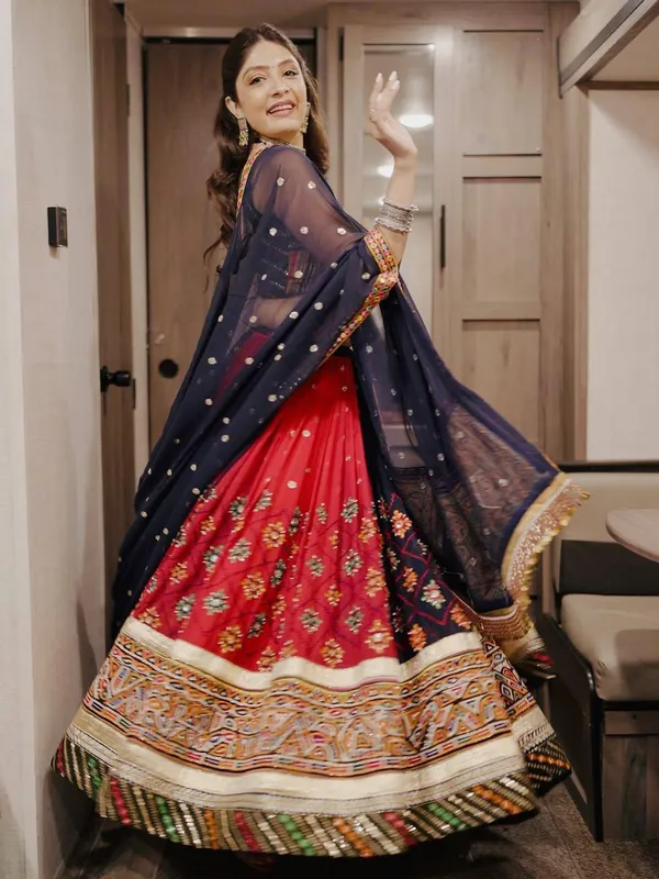 Black_Heavy_Malai_Silk_Lehenga_Choli_Set_For_Women