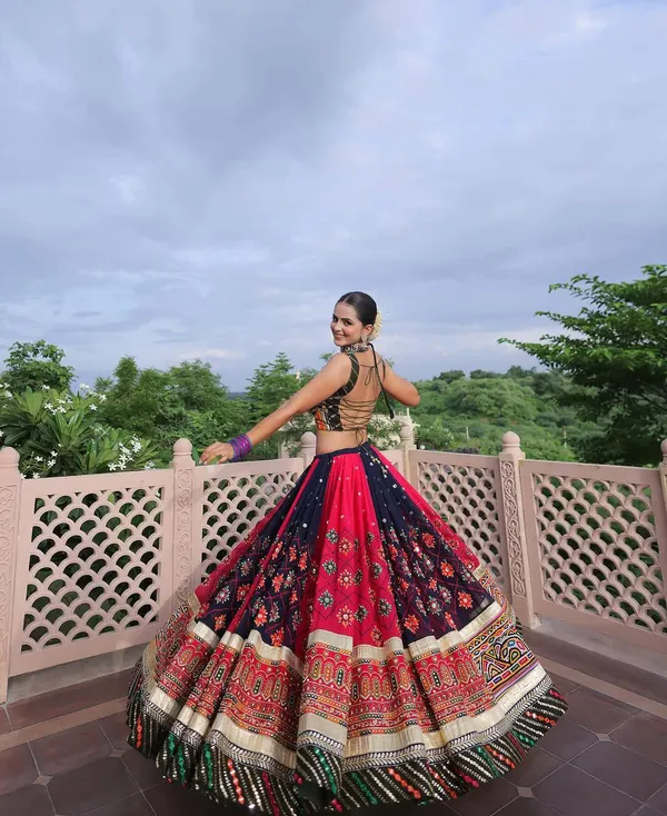 Black_Heavy_Malai_Silk_Lehenga_Choli_Set_For_Women
