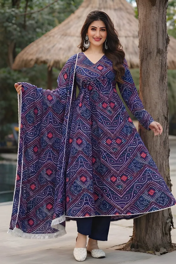 Woman_Bandhani_Printed_Kurti_With_Pant_And_Dupatta
