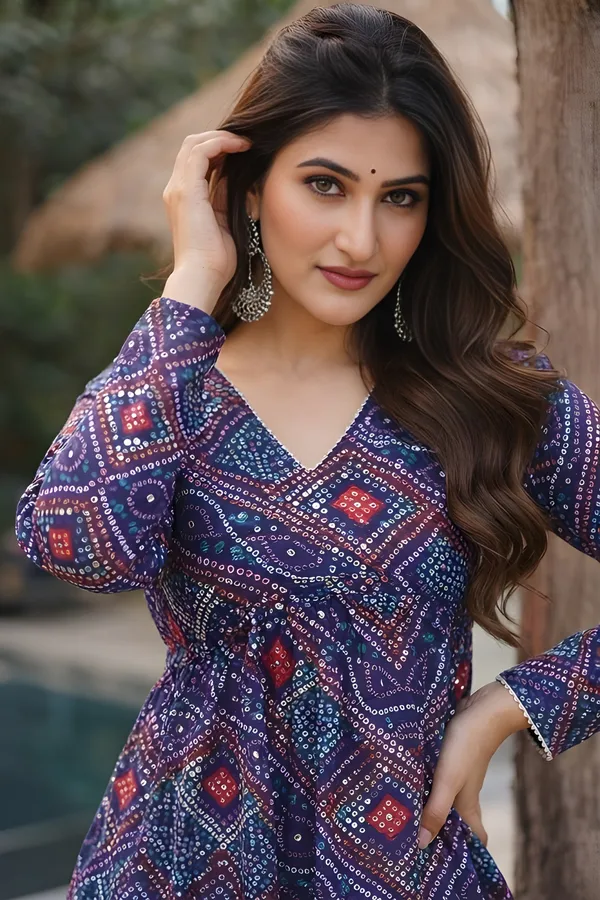 Woman_Bandhani_Printed_Kurti_With_Pant_And_Dupatta