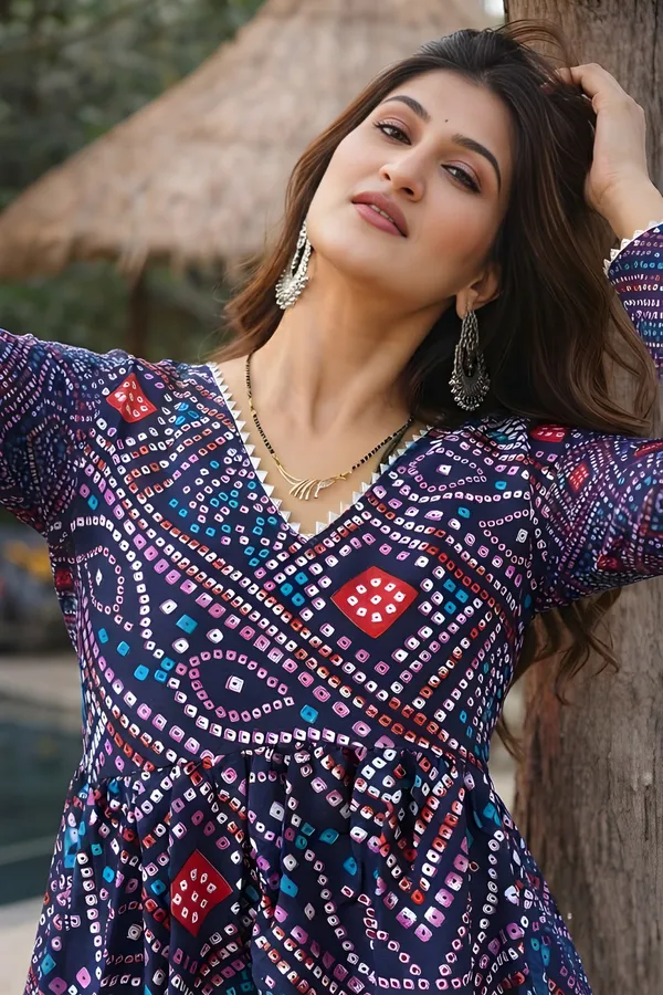 Woman_Bandhani_Printed_Kurti_With_Pant_And_Dupatta