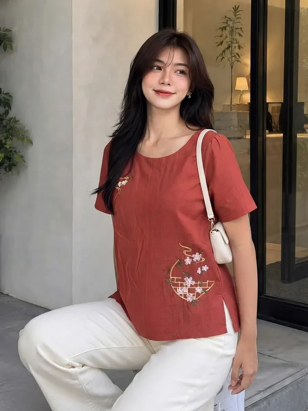 Comfort_Fit_Cotton_Embroidered_Top
