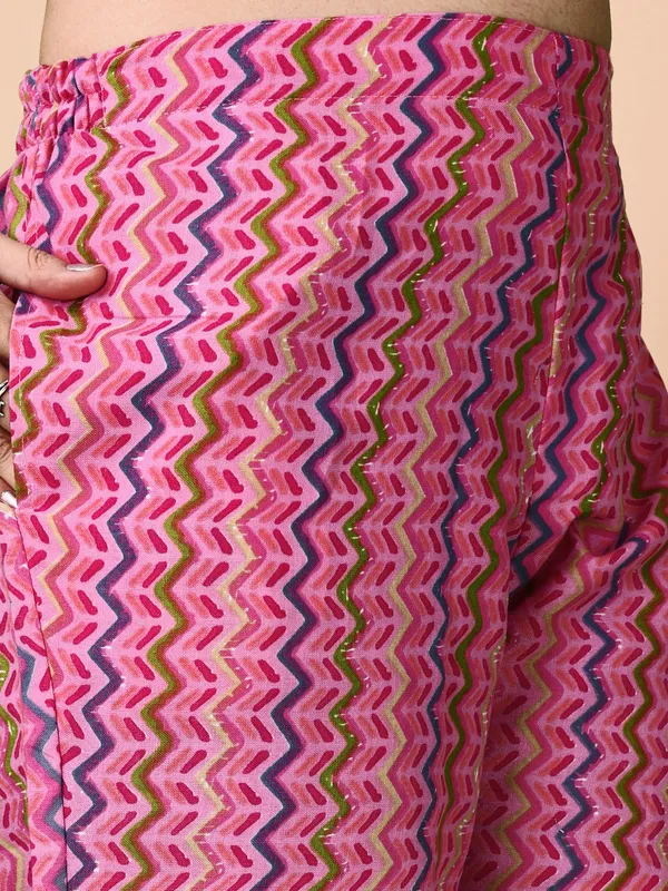 Multicolor_Heavy_Cotton_Blend_kurta_set_For_Women