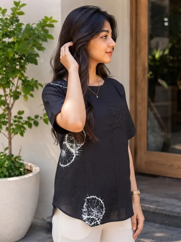 Comfort_Fit_Cotton_Embroidered_Top