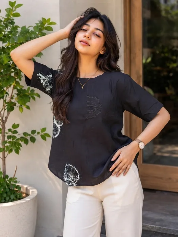 Comfort_Fit_Cotton_Embroidered_Top