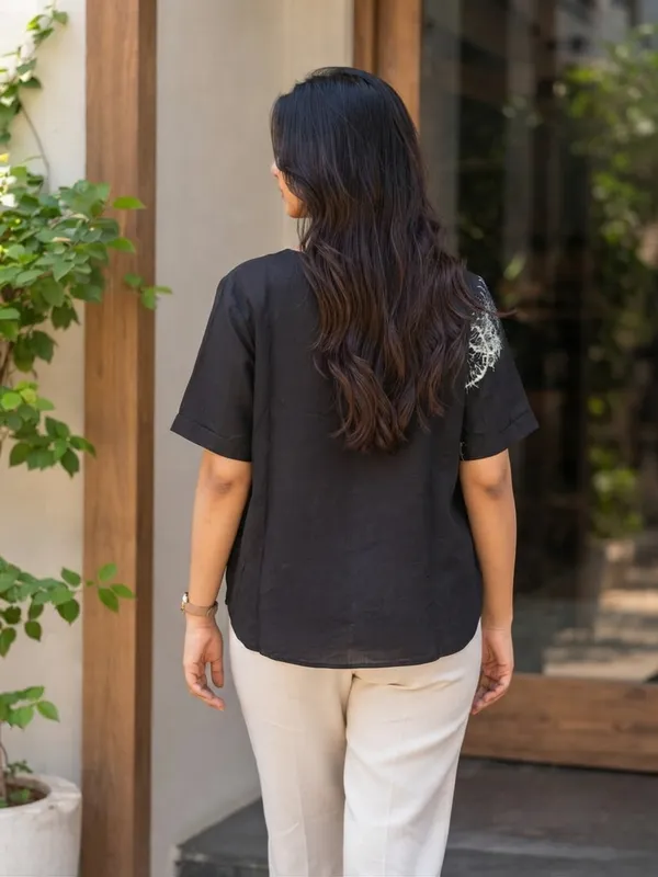Comfort_Fit_Cotton_Embroidered_Top
