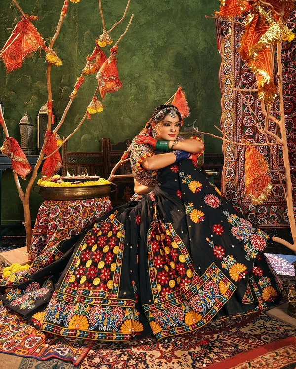 Black_Muslin_Cotton_Lehenga_Choli_For_Women