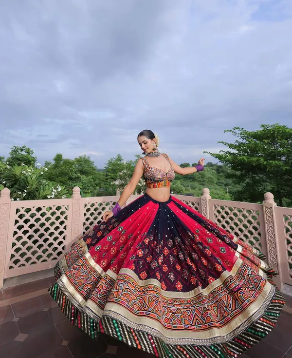 Multicolor_Heavy_Malai_Silk_Lehenga_Choli_For_Women