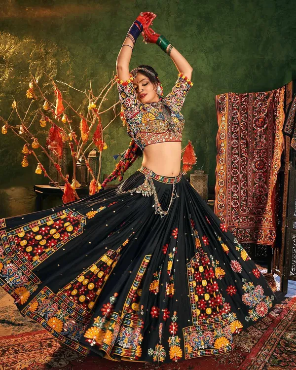 Black_Muslin_Cotton_Lehenga_Choli_For_Women