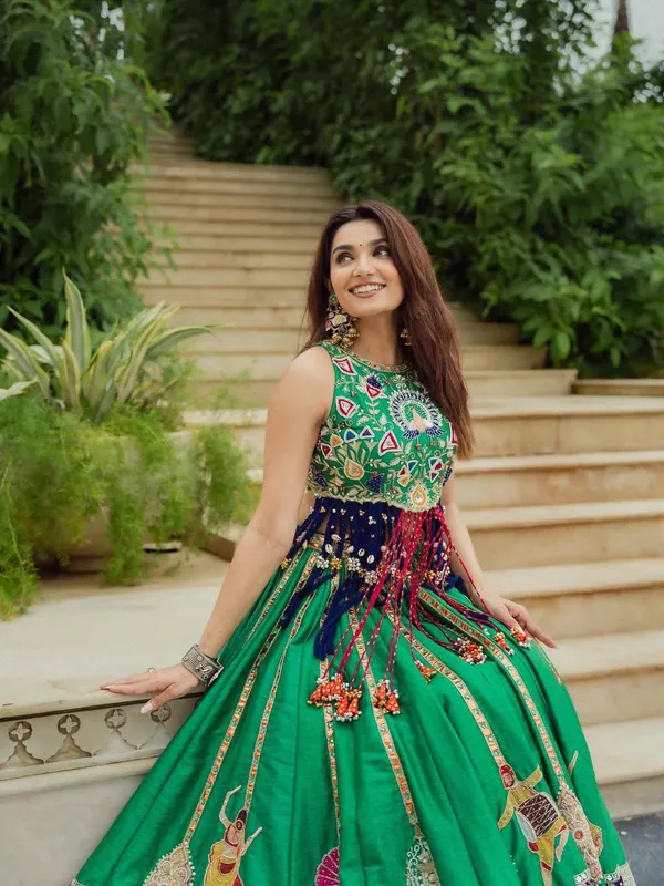 Green_Heavy_Muslin_Cotton_Lehenga_Choli_For_Women