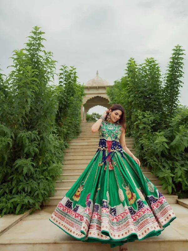 Green_Heavy_Muslin_Cotton_Lehenga_Choli_For_Women