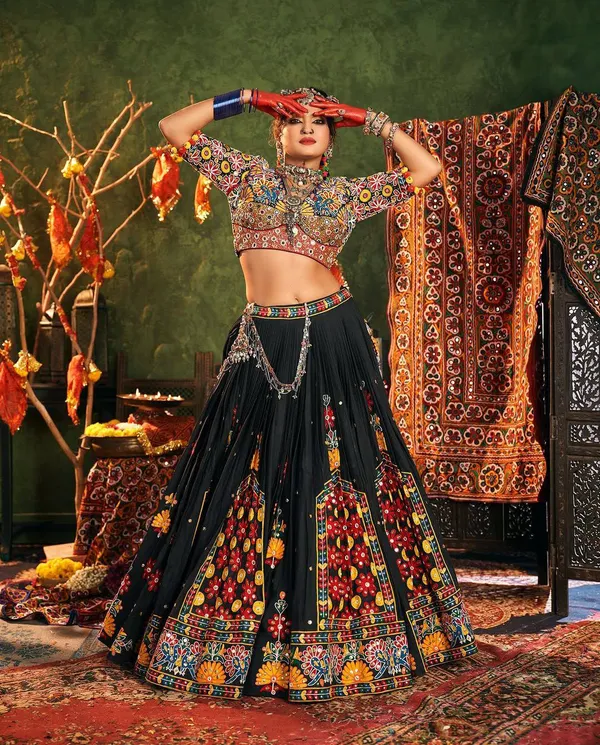 Black_Muslin_Cotton_Lehenga_Choli_For_Women