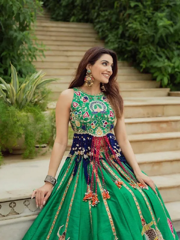 Green_Heavy_Muslin_Cotton_Lehenga_Choli_For_Women