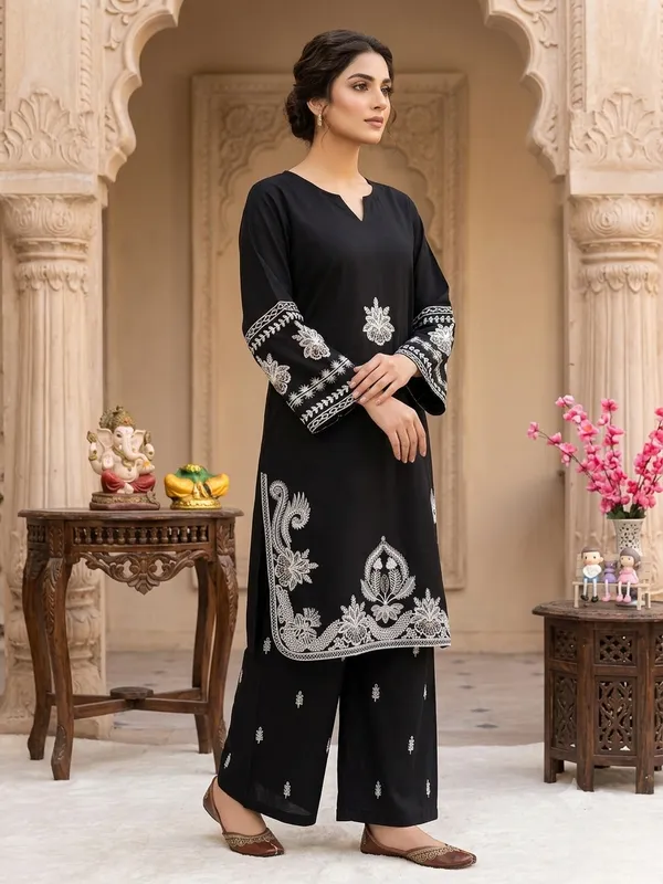 Black_Roman_Dell_Silk_Kurta_Set_For_Women