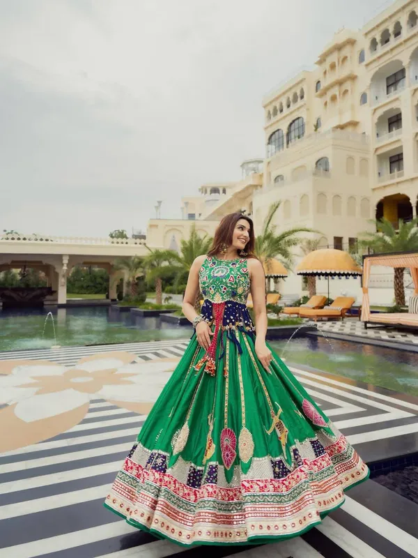 Green_Heavy_Muslin_Cotton_Lehenga_Choli_For_Women
