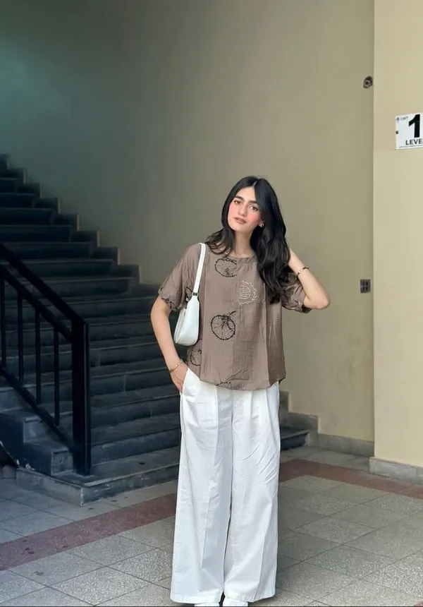 Comfort_Fit_Cotton_Embroidered_Top