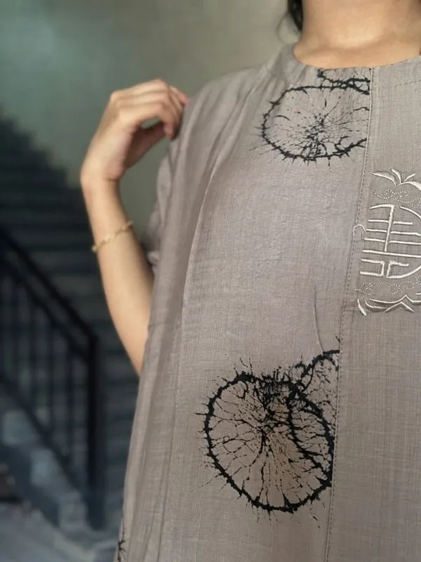 Comfort_Fit_Cotton_Embroidered_Top