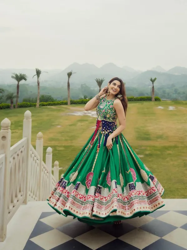 Green_Heavy_Muslin_Cotton_Lehenga_Choli_For_Women