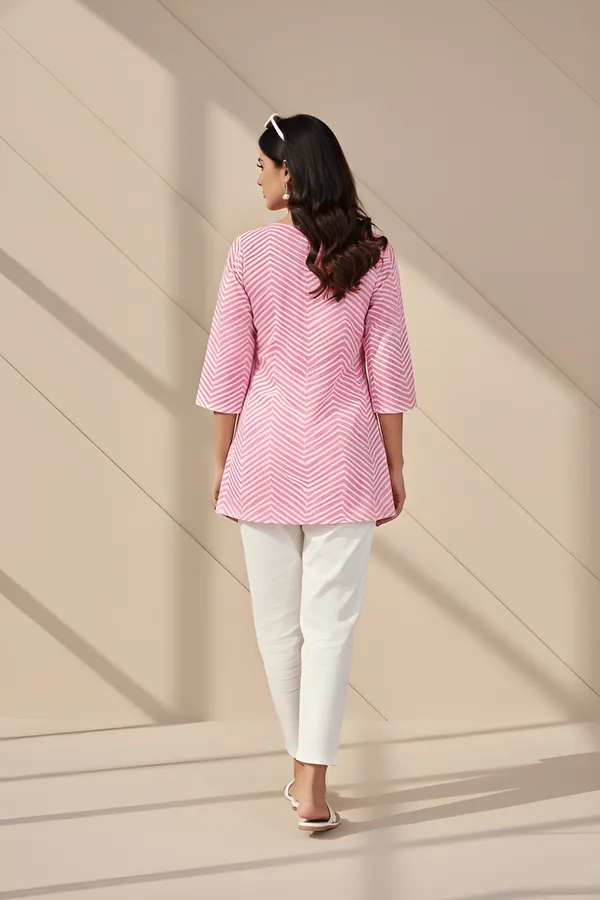 Women_Ladies_Pink_Chevron_Print_Cotton_Blend_Tunic_Top,_Round_Neck_3/4_Sleeve_Western_Wear_Top