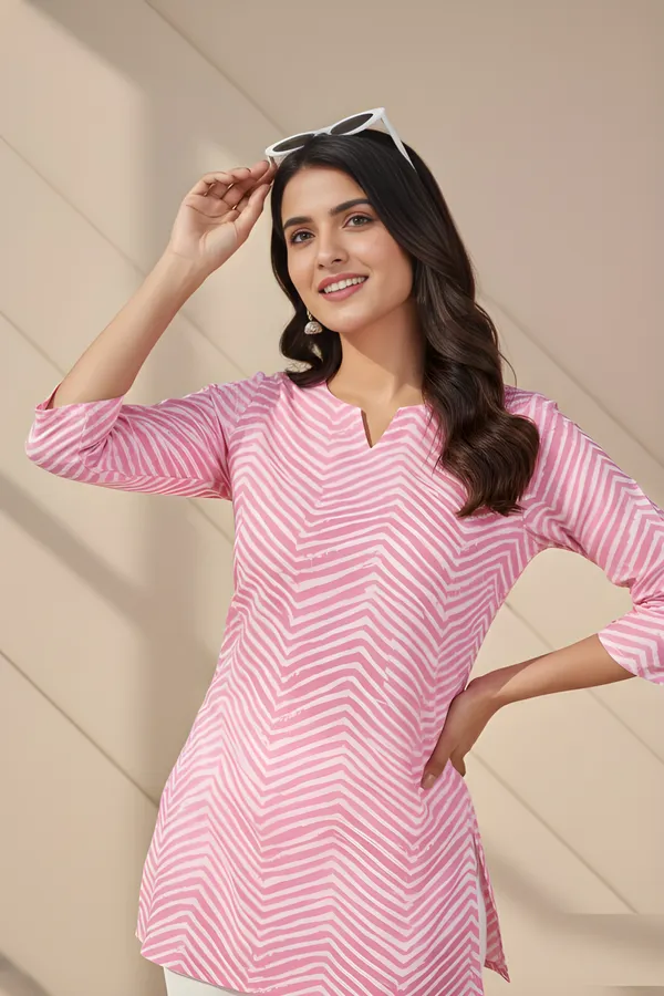 Women_Ladies_Pink_Chevron_Print_Cotton_Blend_Tunic_Top,_Round_Neck_3/4_Sleeve_Western_Wear_Top