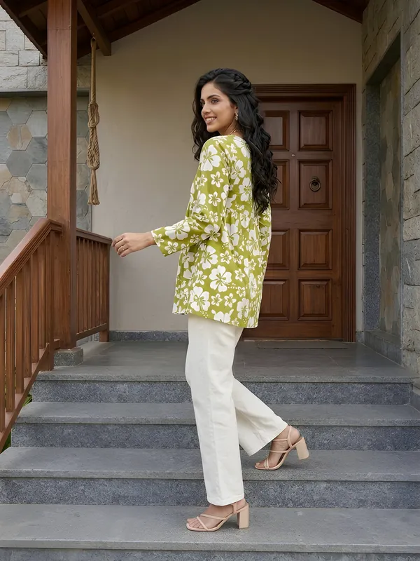 Women_Ladies_White_Perrot_Cotton_Printed_Fancy_Flared_Short_Kurti_Tunic,_V-Neck_Full_Sleeve_Top