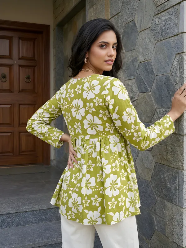 Women_Ladies_White_Perrot_Cotton_Printed_Fancy_Flared_Short_Kurti_Tunic,_V-Neck_Full_Sleeve_Top