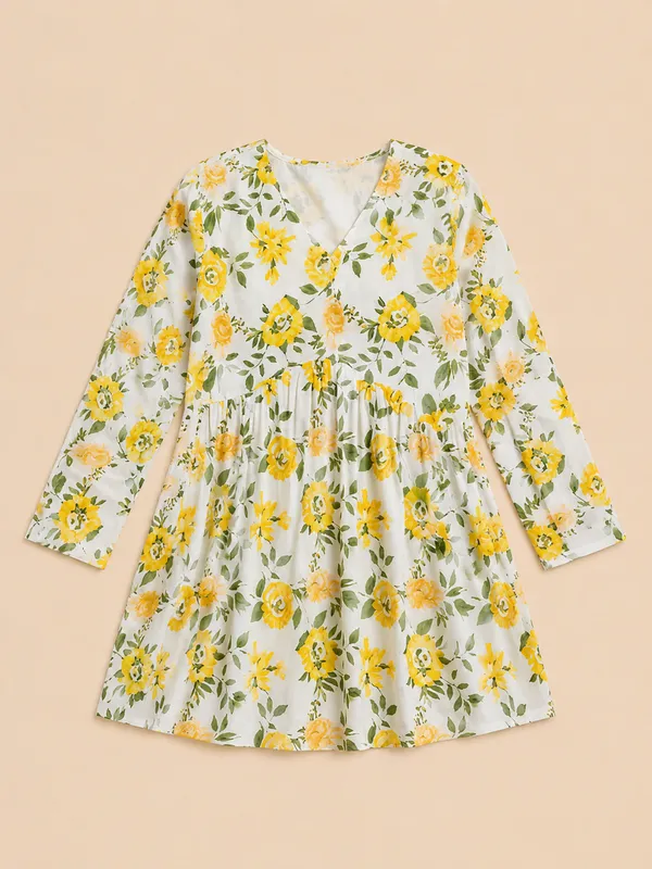 Women_Ladies_Yellow_White_Cotton_Printed_Fancy_Flared_Short_Kurti_Tunic,_V-Neck_Full_Sleeve_Top