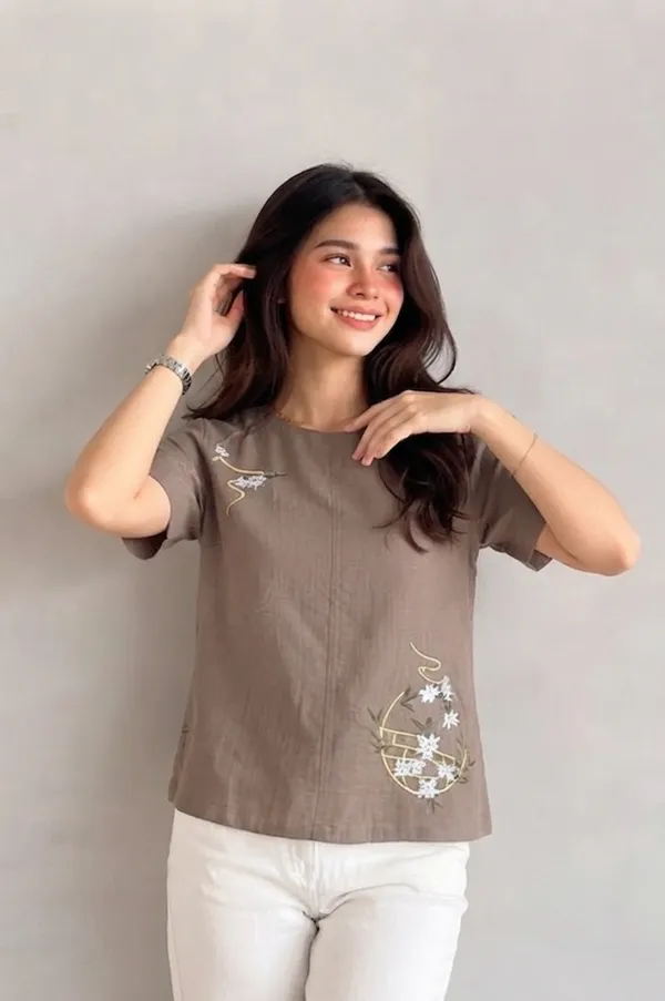 Comfort_Fit_Cotton_Embroidered_Top