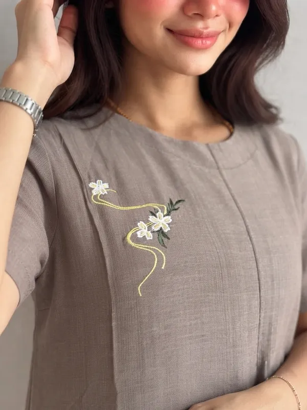 Comfort_Fit_Cotton_Embroidered_Top