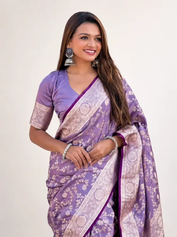 Women_Ladies_Lavender_Purple_Soft_Lichi_Silk_Saree_with_Rich_Pallu_and_Jacquard_Work,_Running_Blouse_Piece