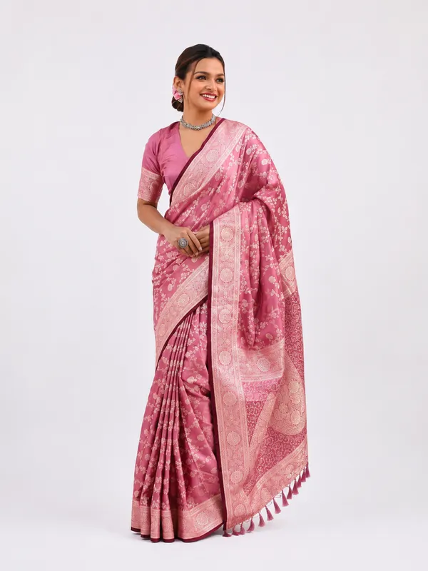 Women_Ladies_Rose_Pink_Soft_Lichi_Silk_Saree_with_Rich_Pallu_and_Jacquard_Work,_Running_Blouse_Piece