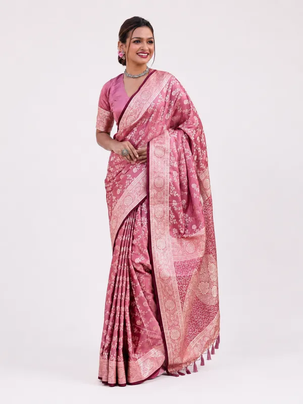 Women_Ladies_Rose_Pink_Soft_Lichi_Silk_Saree_with_Rich_Pallu_and_Jacquard_Work,_Running_Blouse_Piece