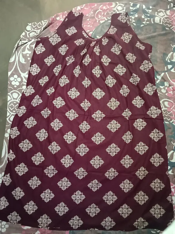 Maroon_Cotton_Sleeveless_Ethnic_Print_Nightdress_For_Women