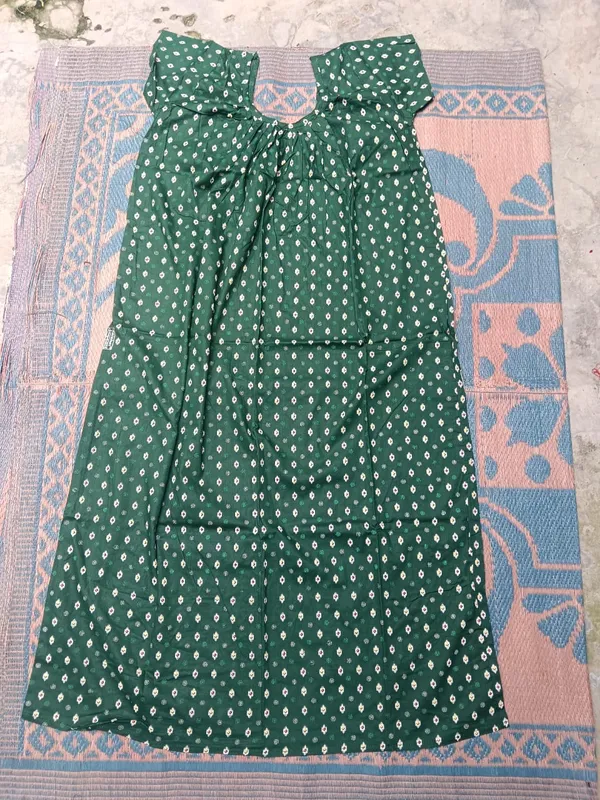 Green_Cotton_Bandhani_Print_Sleeveless_Maxi_Nighty_For_Women