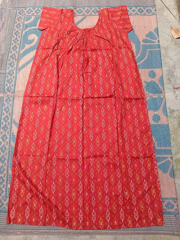 Red_Cotton_Relaxed_Fit_Ikat_Print_Nightgown_For_Women