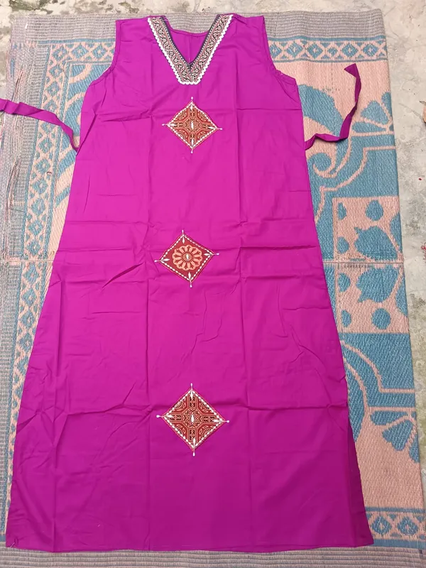 Magenta_Cotton_Embroidered_Sleeveless_Nighty_For_Women