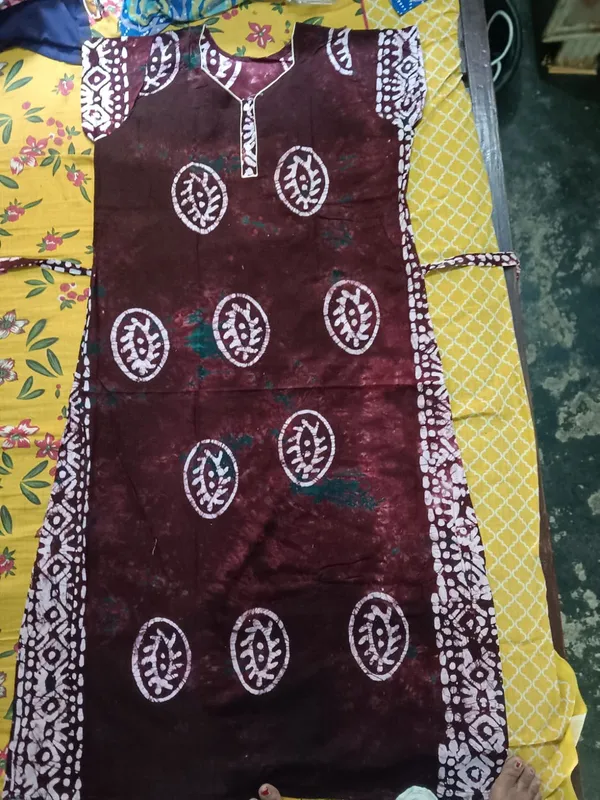Maroon_Cotton_Straight_Batik_Print_Kurta_For_Women