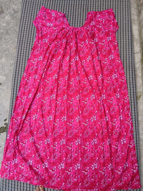 Pink_Cotton_Floral_Print_Sleeveless_Maxi_Nighty_For_Women
