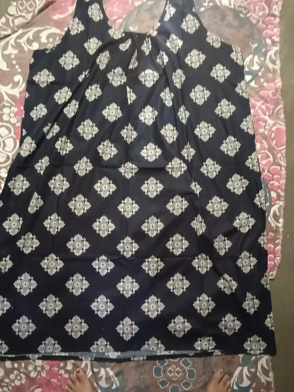 Black_Cotton_Sleeveless_Ethnic_Print_Nightdress_For_Women
