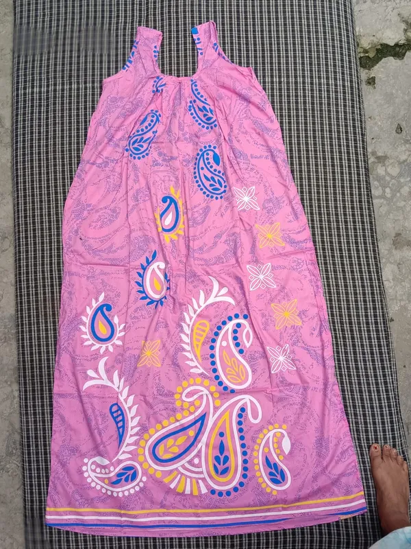 Pink_Cotton_Paisley_Print_Sleeveless_Nighty_For_Women
