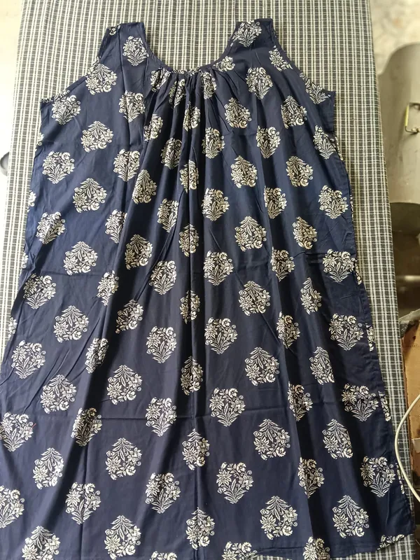 Navy_Blue_Cotton_Floral_Print_Sleeveless_Nighty_For_Women