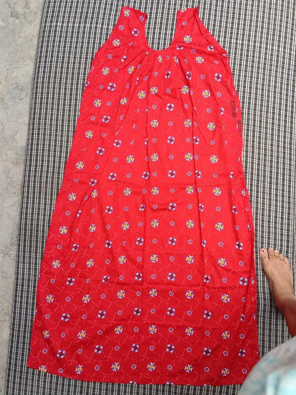 Red_Cotton_Floral_Print_Sleeveless_Nightdress_For_Women