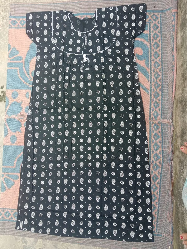 Black_Cotton_Paisley_Print_Nighty_For_Women