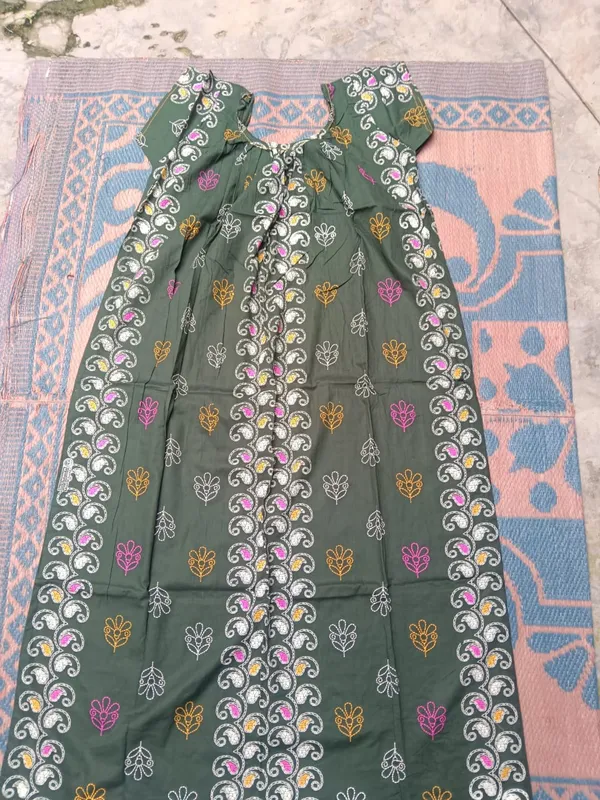 Green_Cotton_Paisley_Print_Sleeveless_Nighty_For_Women