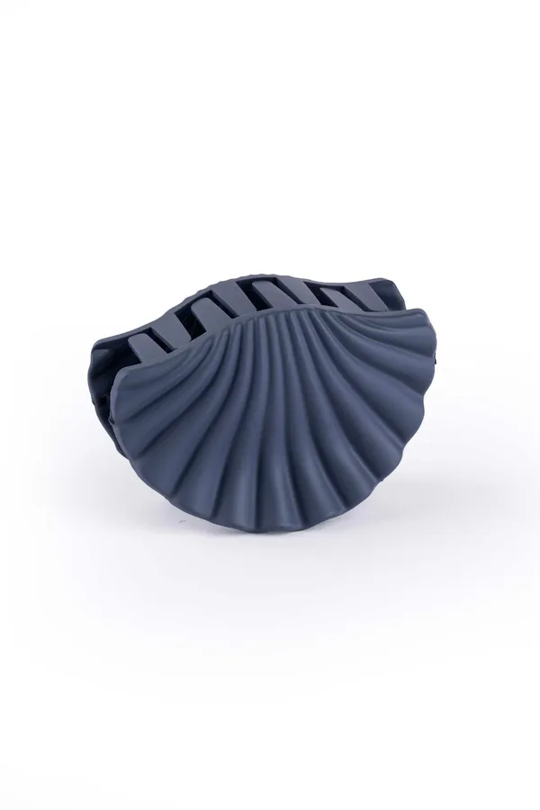 Matte_Shell_Claw_Medium_Navy_Blue_Single_Claw_Clip