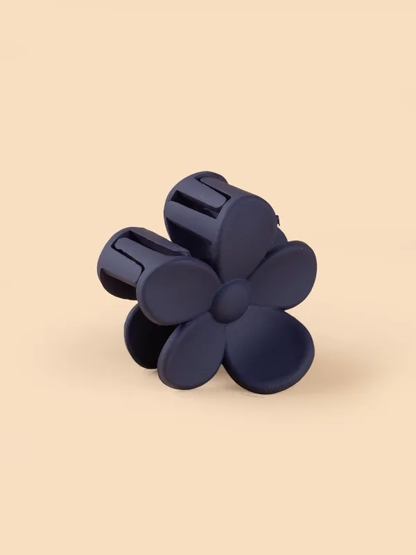 Matte_Daisy_Claw_Small_Plum_Purple_Claw_Clip
