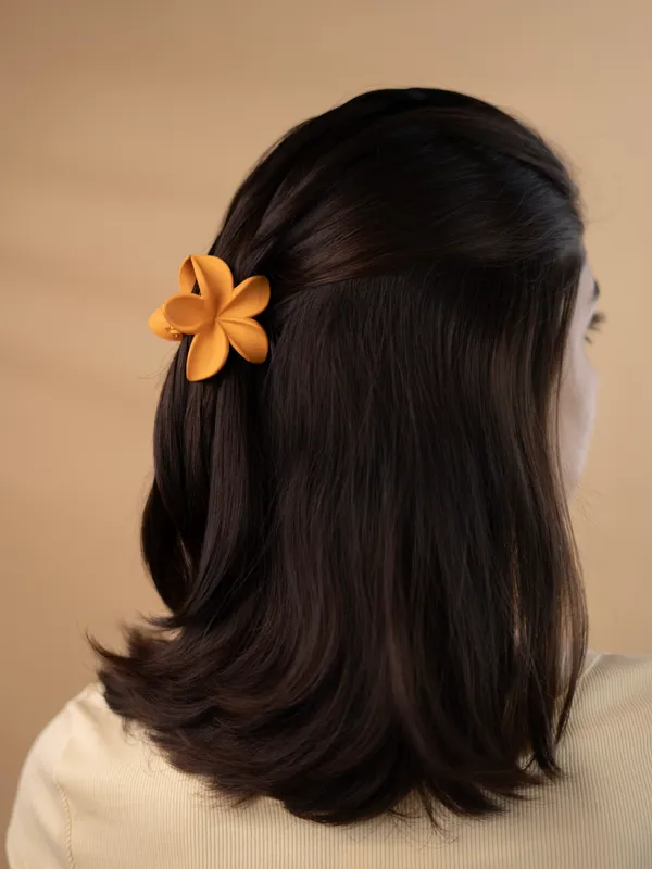 Matte_Flower_Claw_Medium_Matte_Black_Single_Claw_Clip