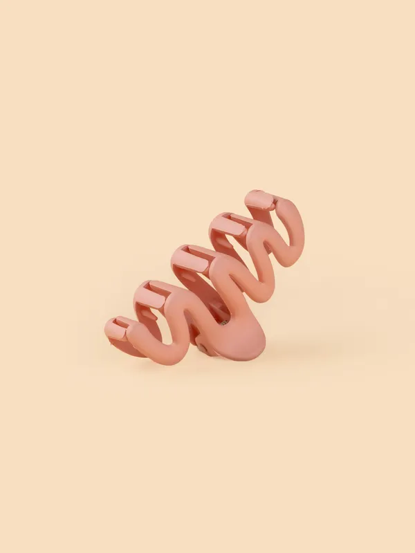 Wavy_Claw_Medium_Peachy_Coral_Single_Claw_Clip
